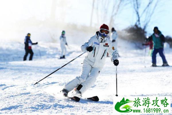 松花湖滑雪场和长白山滑雪场哪个好