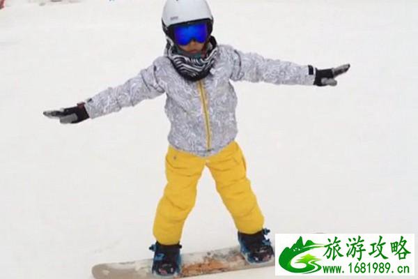 一般多少钱能学会滑雪 话说2小时就能免费入门