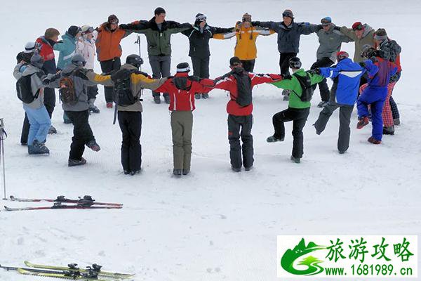 不会滑雪的人在第一次滑雪的时候应该注意些什么