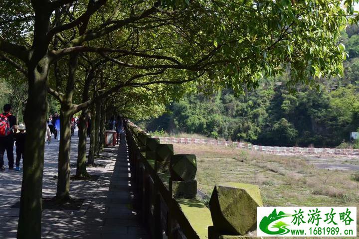  都江堰风景区在哪儿