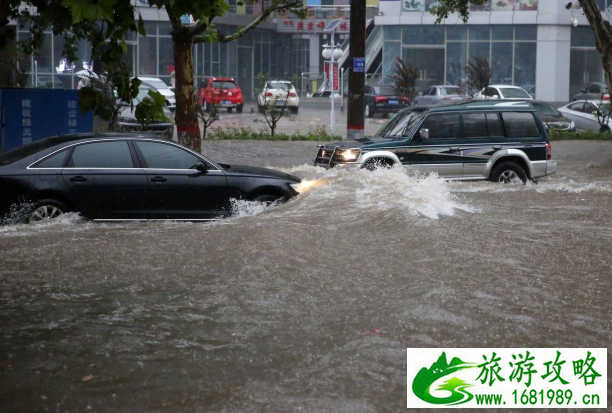 7月南昌暴雨停运公交及封闭路段