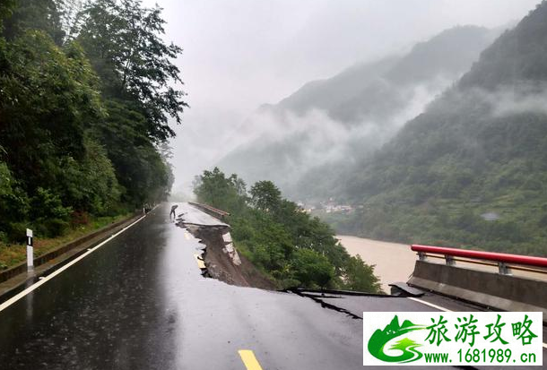 5月云南迪庆暴雨塌方路段及交通管制