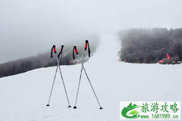 湖北神农架滑雪场门票多少钱 4大滑雪场各个都不一样哦