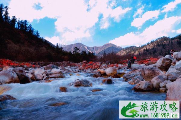 海螺沟主要景点推荐 去海螺沟穿什么衣服 海螺沟主要景点推荐 去海螺沟穿什么衣服