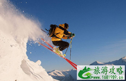 第一次滑雪应该注意什么 去滑雪场滑雪注意事项 第一次滑雪应该注意什么 去滑雪场滑雪注意事项